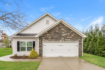 3175 YORK PLACE DR WALKERTOWN, NC 27051